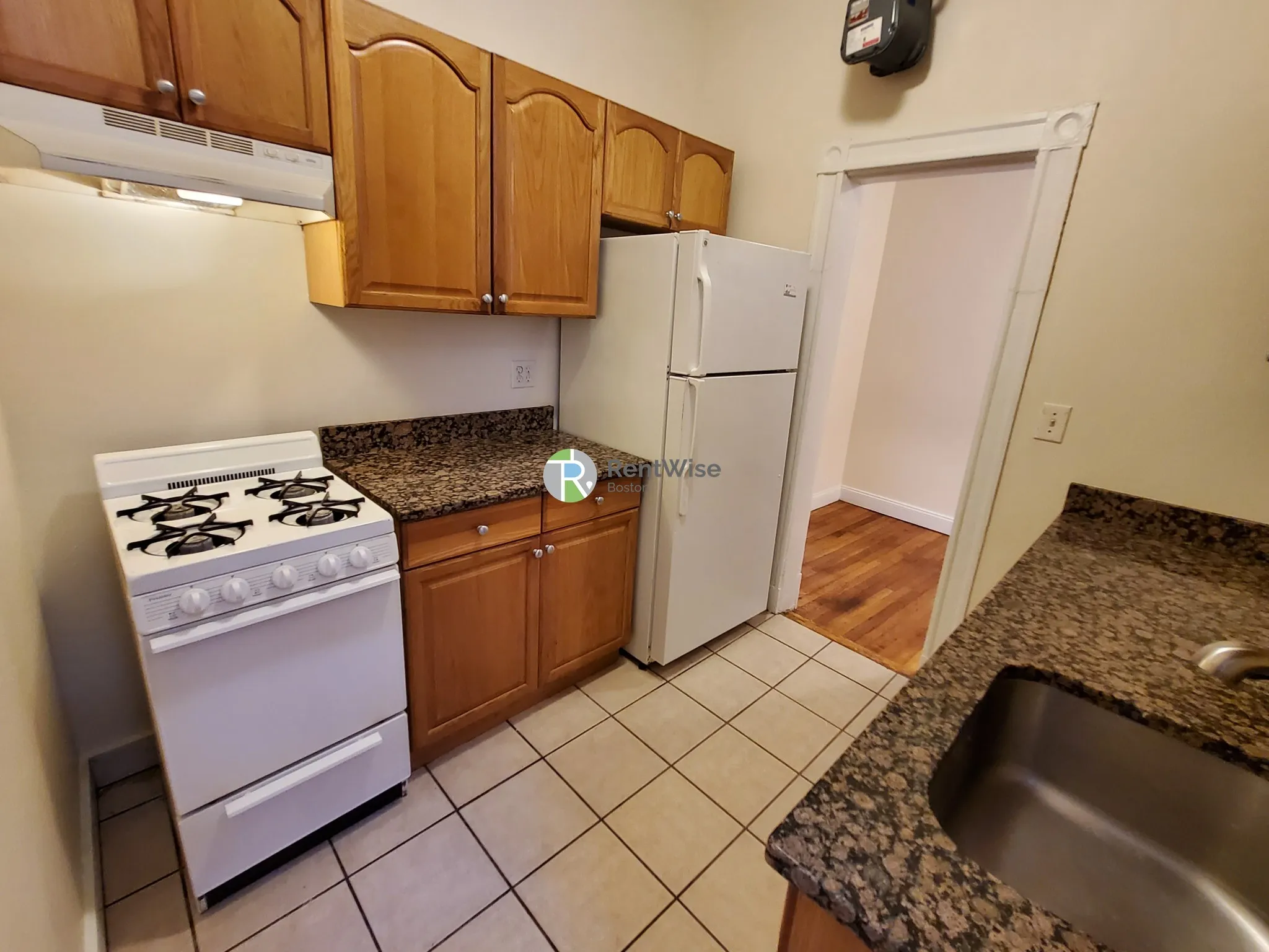 1 bed, 1 bath apartment for rent at 25 Queensberry St Unit 2, Fenway — photo 3 of 13