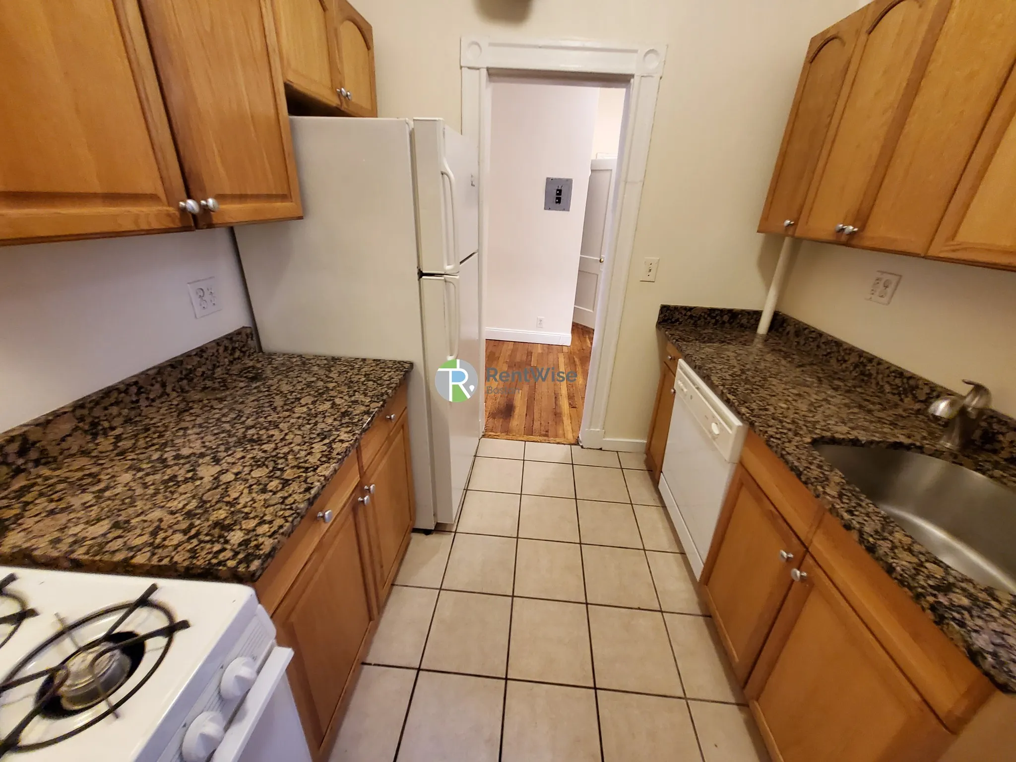 1 bed, 1 bath apartment for rent at 25 Queensberry St Unit 2, Fenway — photo 4 of 13