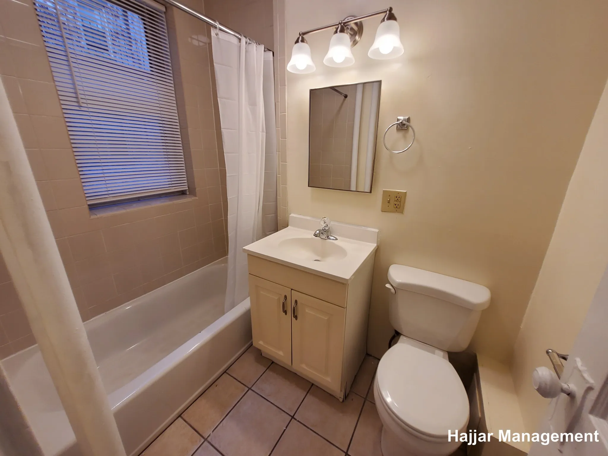 1 bed, 1 bath apartment for rent at 25 Queensberry St Unit 2, Fenway — photo 12 of 13