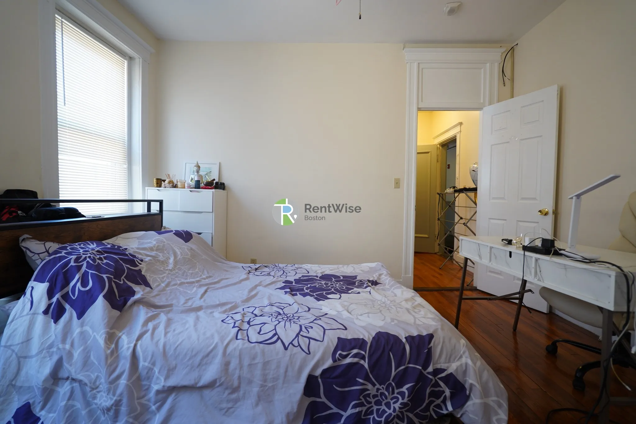 Studio bed, 1 bath apartment for rent at 25 Queensberry St Unit 20, Fenway — photo 3 of 12