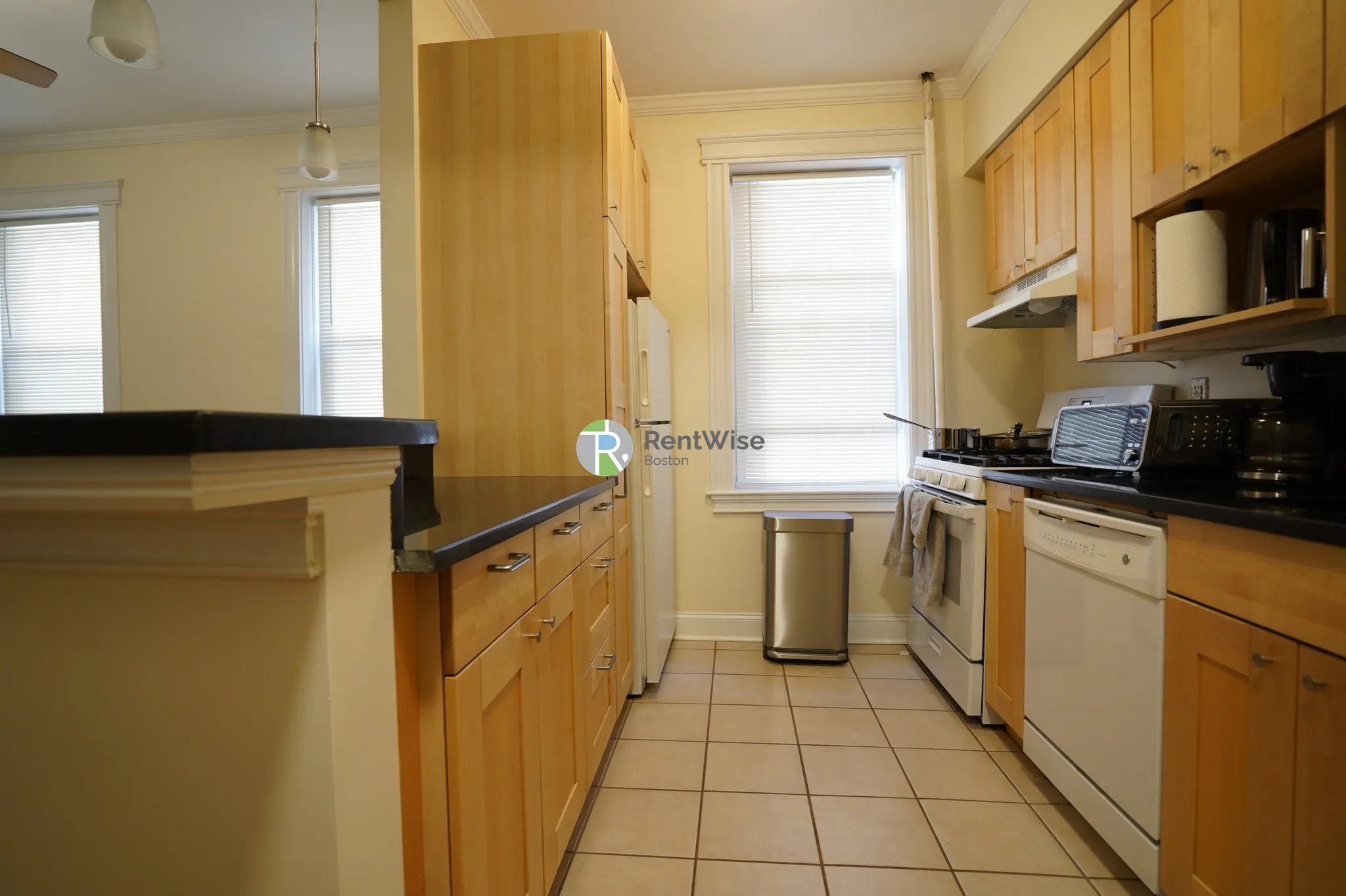 Studio bed, 1 bath apartment for rent at 25 Queensberry St Unit 4, Fenway — photo 2 of 24