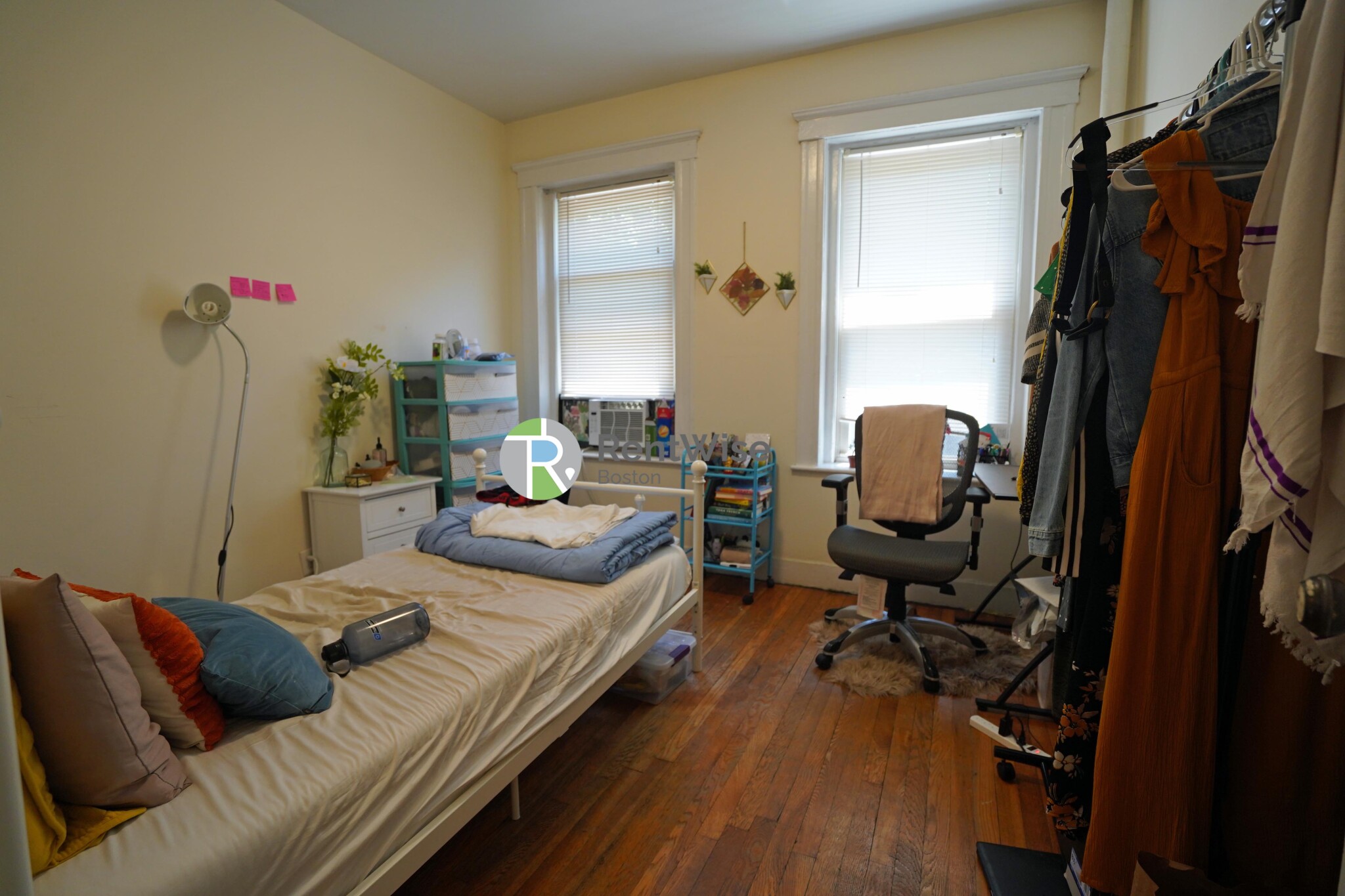 3 bed, 1 bath apartment for rent at 25 Queensberry St Unit 6, Fenway — photo 7 of 12
