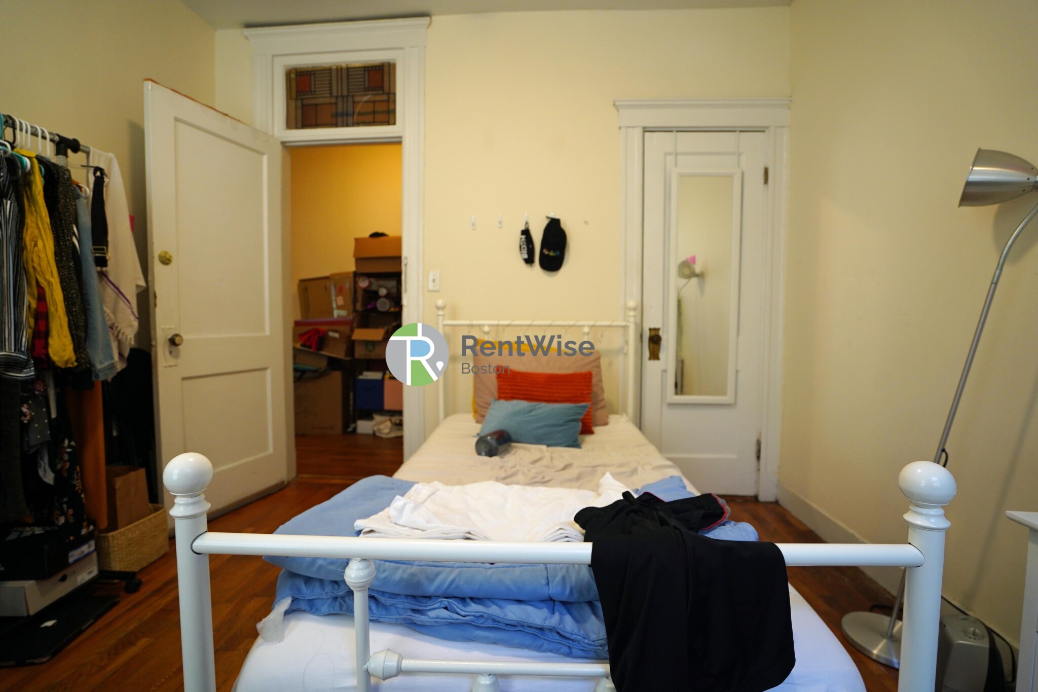 3 bed, 1 bath apartment for rent at 25 Queensberry St Unit 6, Fenway — photo 8 of 12