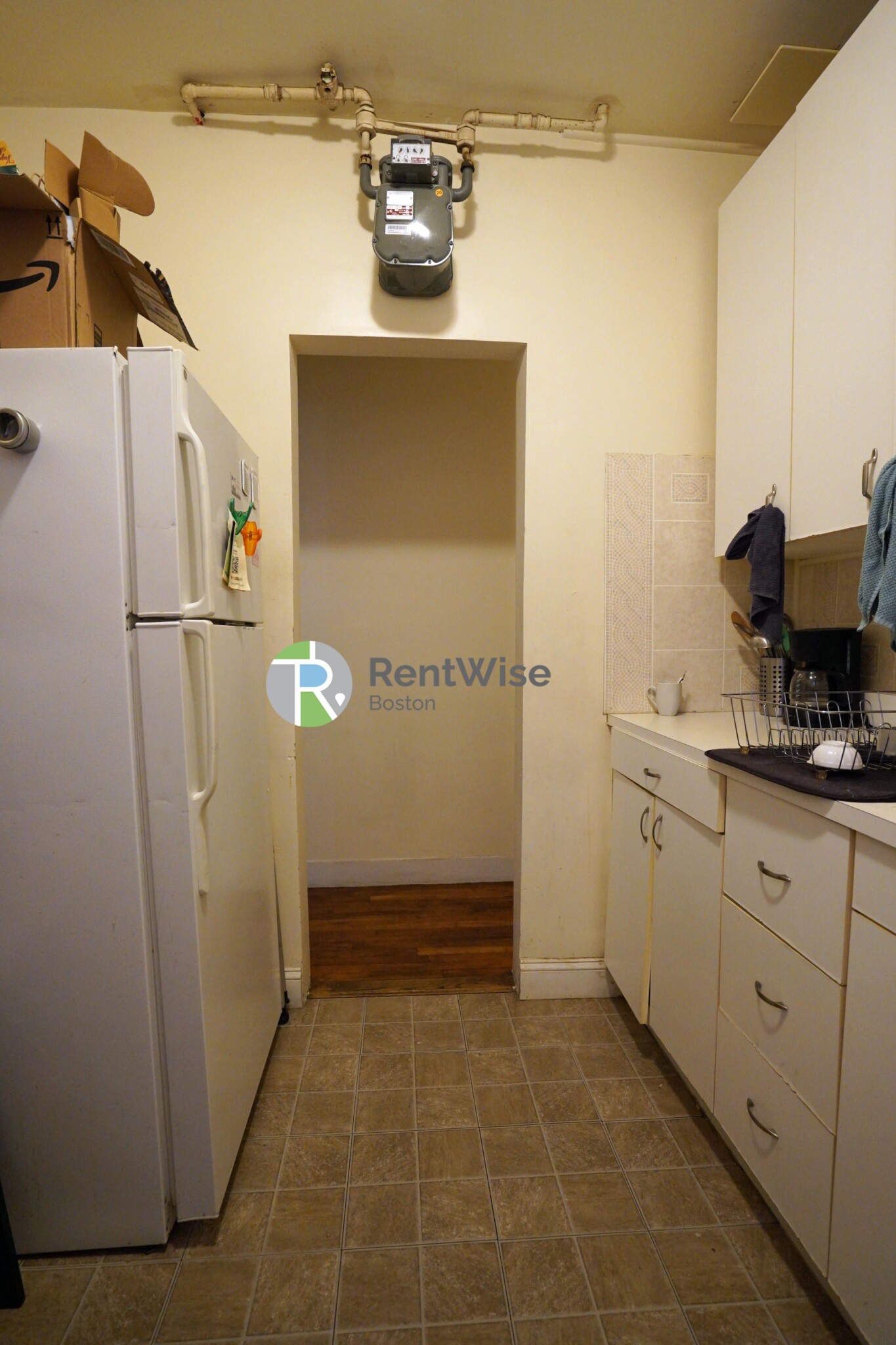 3 bed, 1 bath apartment for rent at 25 Queensberry St Unit 6, Fenway — photo 9 of 12