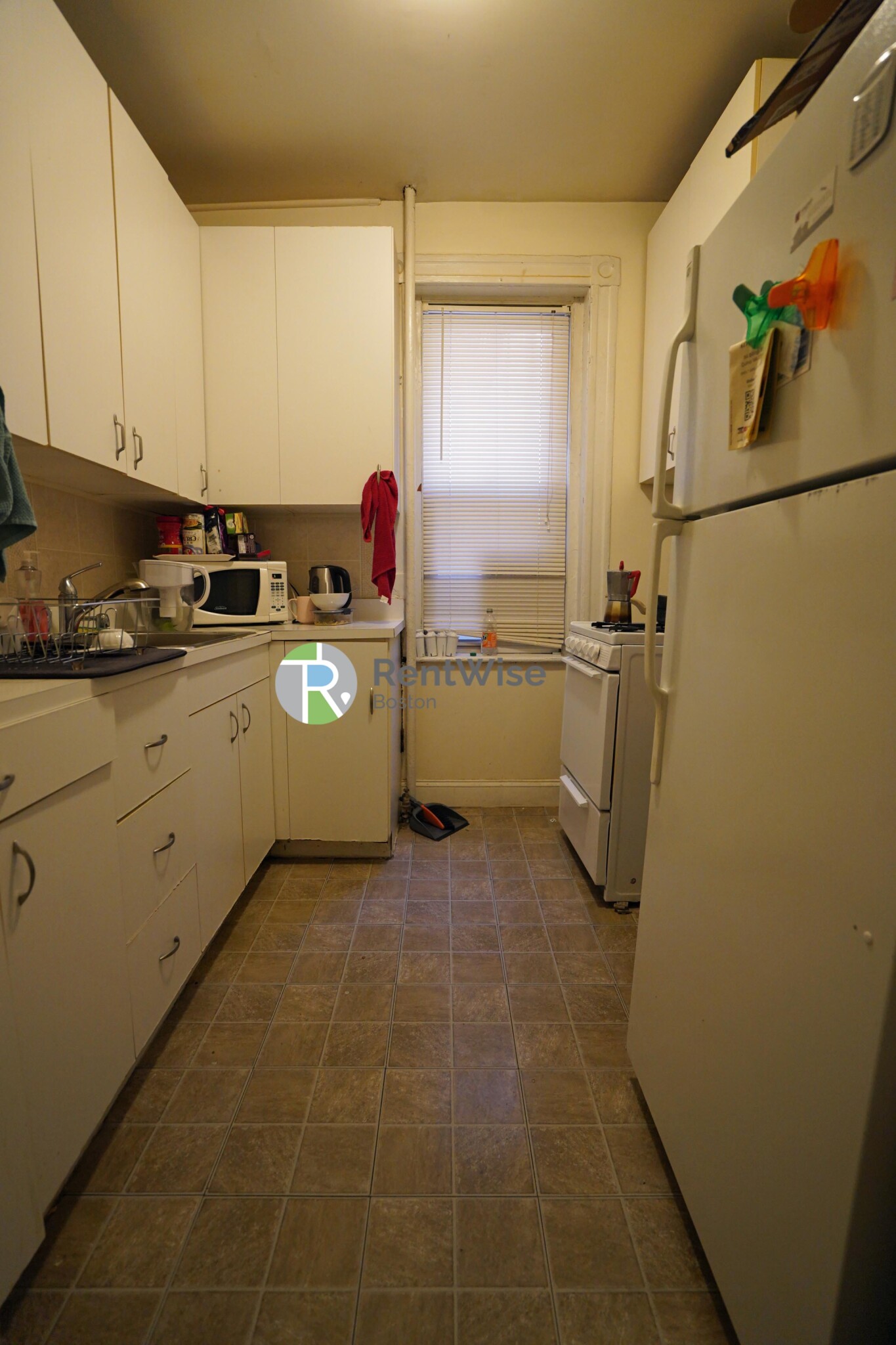 3 bed, 1 bath apartment for rent at 25 Queensberry St Unit 6, Fenway — photo 11 of 12