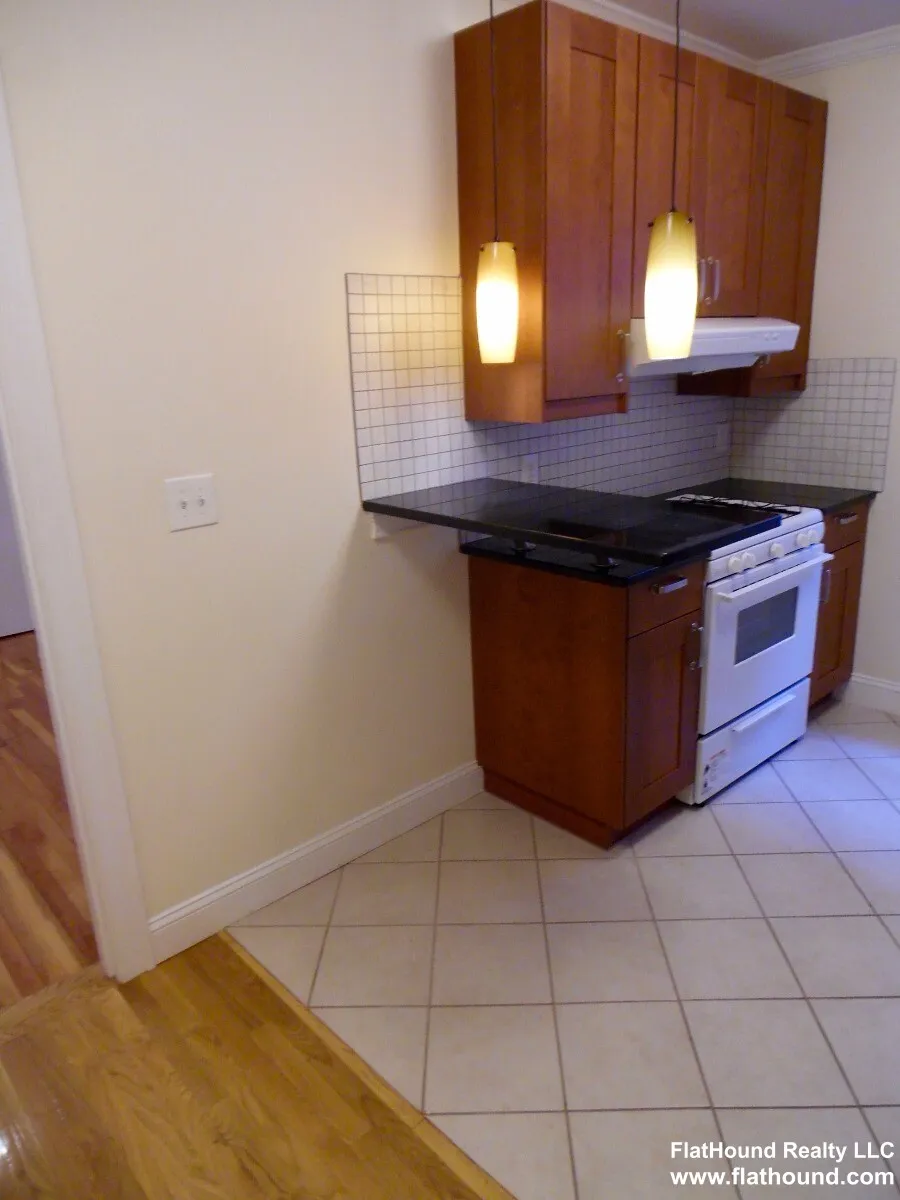 Studio bed, 1 bath apartment for rent at 25 Queensberry St Unit 9, Fenway — photo 6 of 12