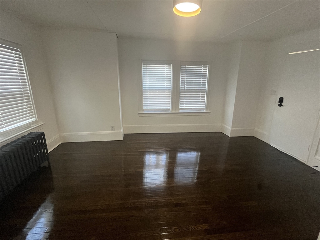 2 bed, 1 bath apartment for rent at 25 R Auburn St Unit 1, Woburn — photo 4 of 10