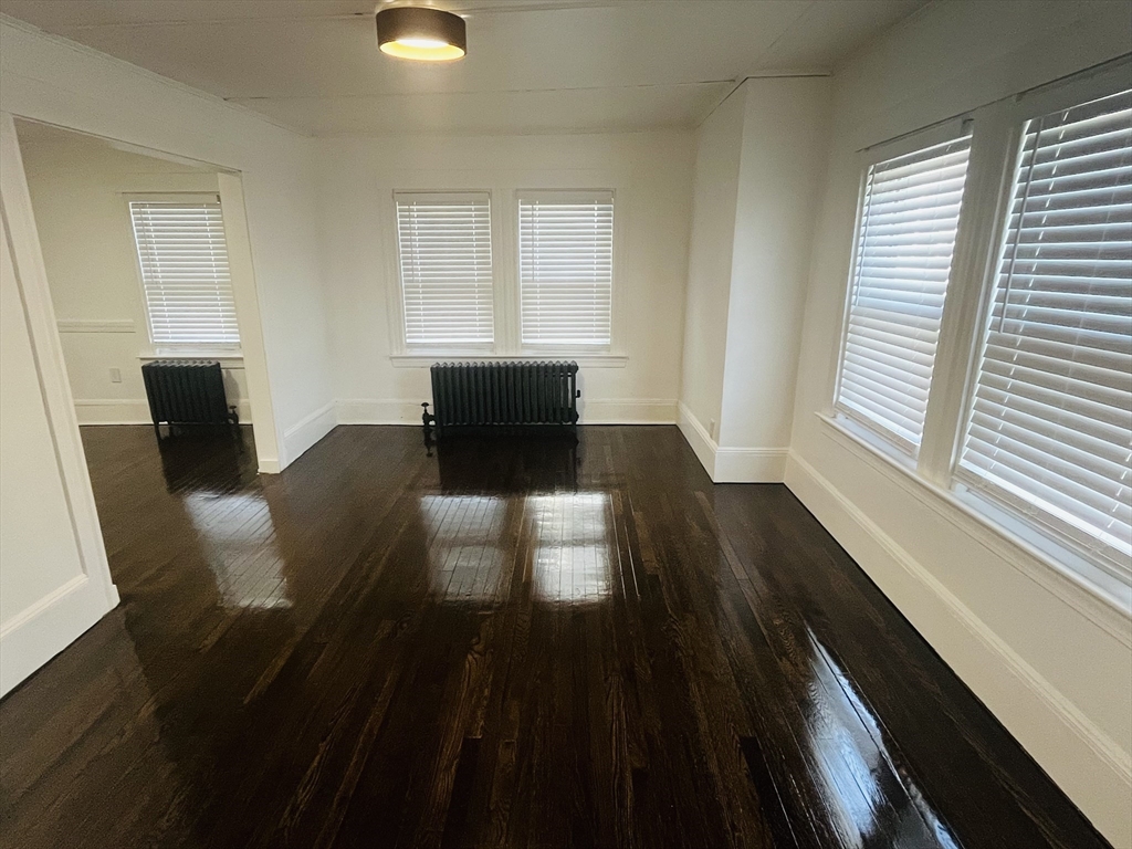 2 bed, 1 bath apartment for rent at 25 R Auburn St Unit 1, Woburn — photo 3 of 10