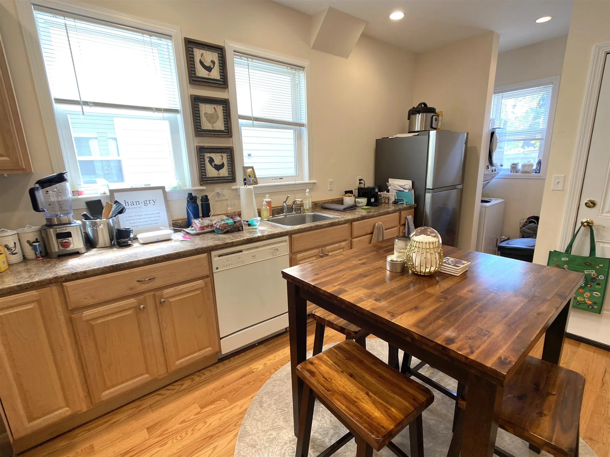 2 bed, 1 bath apartment for rent at 25 Radcliffe Rd Unit 1, Winter Hill — photo 2 of 14