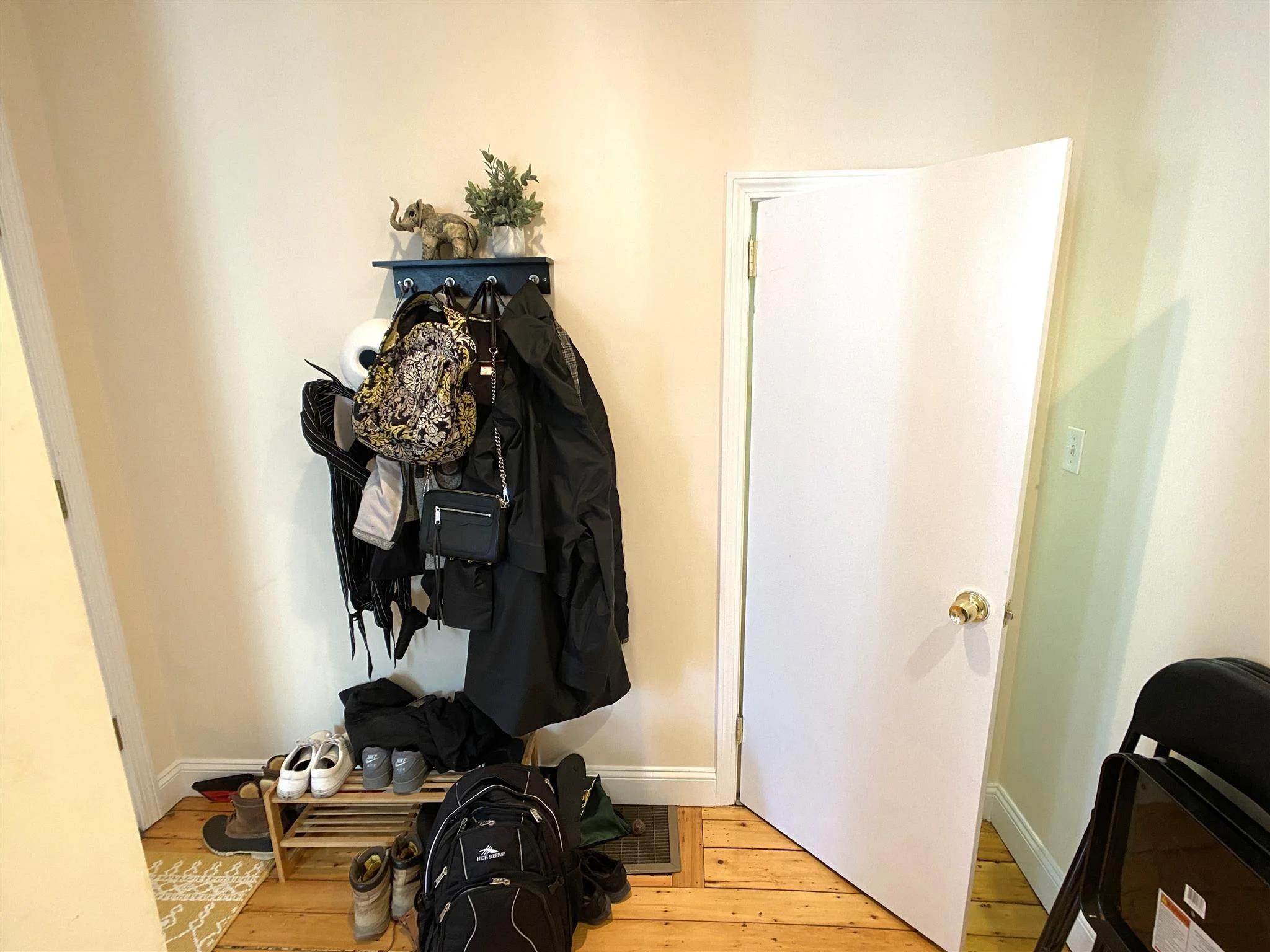 2 bed, 1 bath apartment for rent at 25 Radcliffe Rd Unit 1, Winter Hill — photo 8 of 14