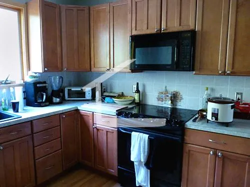 3 bed, 2 bath apartment for rent at 25 Raymond St Unit 2, Allston — photo 2 of 11