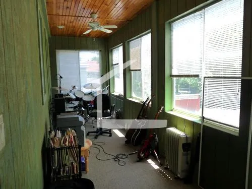 3 bed, 2 bath apartment for rent at 25 Raymond St Unit 2, Allston — photo 11 of 11