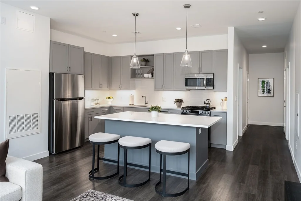 1 bed, 1 bath apartment for rent at 25 River St Unit 129, Winchester Highlands — photo 2 of 9