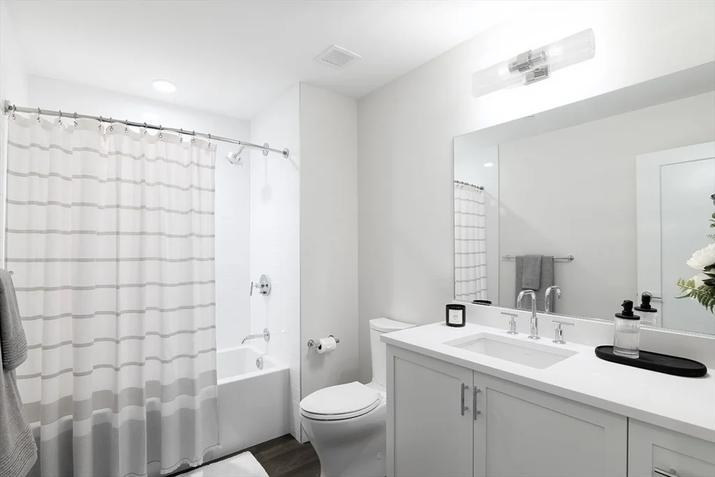 3 bed, 2 bath apartment for rent at 25 River St Unit 416, Winchester — photo 6 of 12