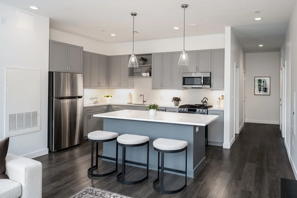 2 bed, 2 bath apartment for rent at 25 River St Unit 513, Winchester — photo 1 of 11