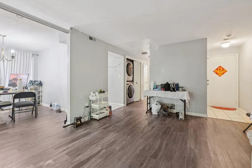 2 bed, 1 bath apartment for rent at 25 Rockland St Unit 3, West Roxbury — photo 2 of 9