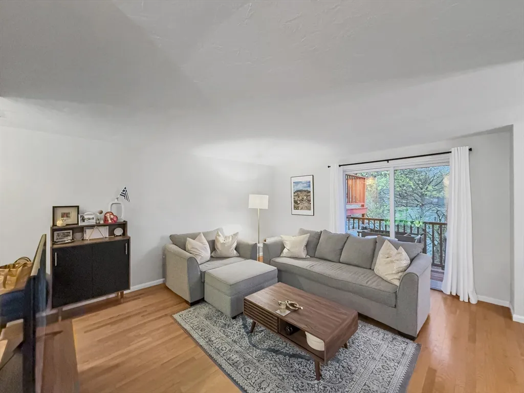 2 bed, 1 bath apartment for rent at 25 Rockland St Unit 7, West Roxbury — photo 8 of 17