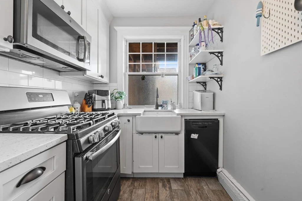 2 bed, 1 bath apartment for rent at 25 Roslyn St Unit 16, Salem — photo 9 of 12
