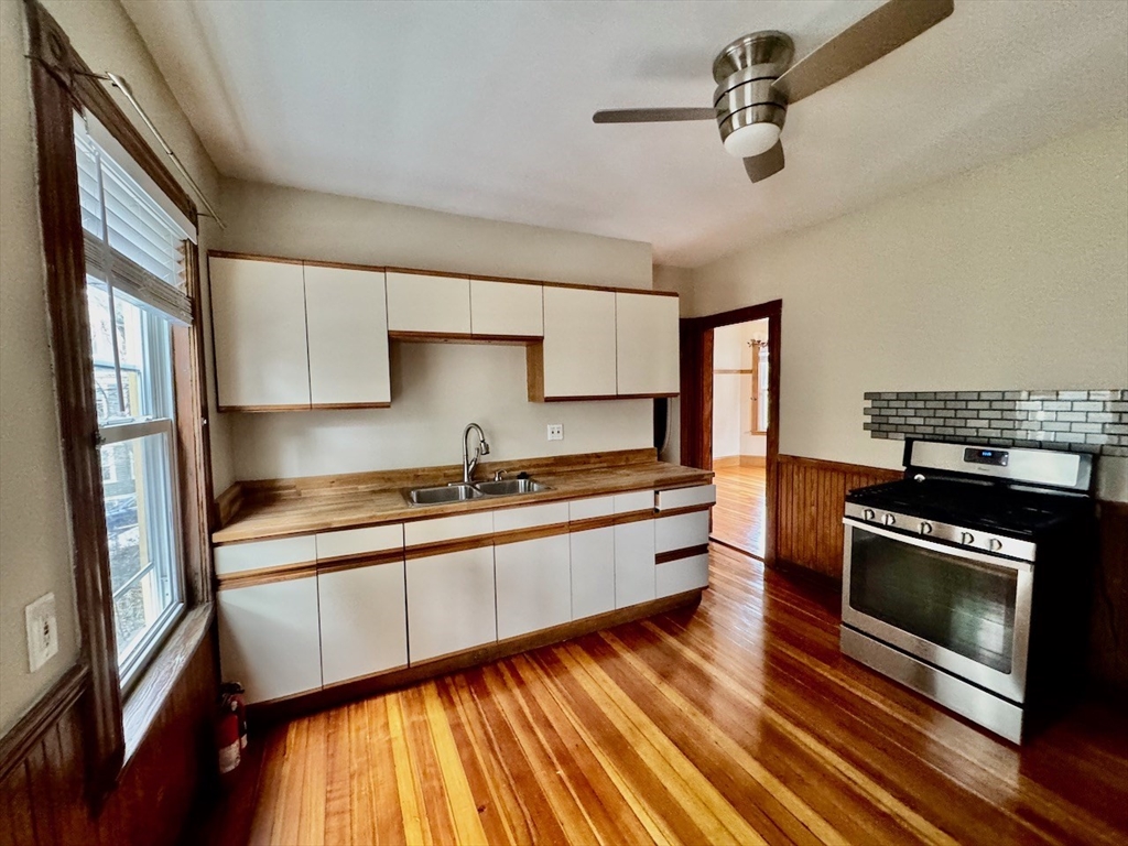 2 bed, 1 bath apartment for rent at 25 Rowell Unit 1, Dorchester — photo 15 of 21