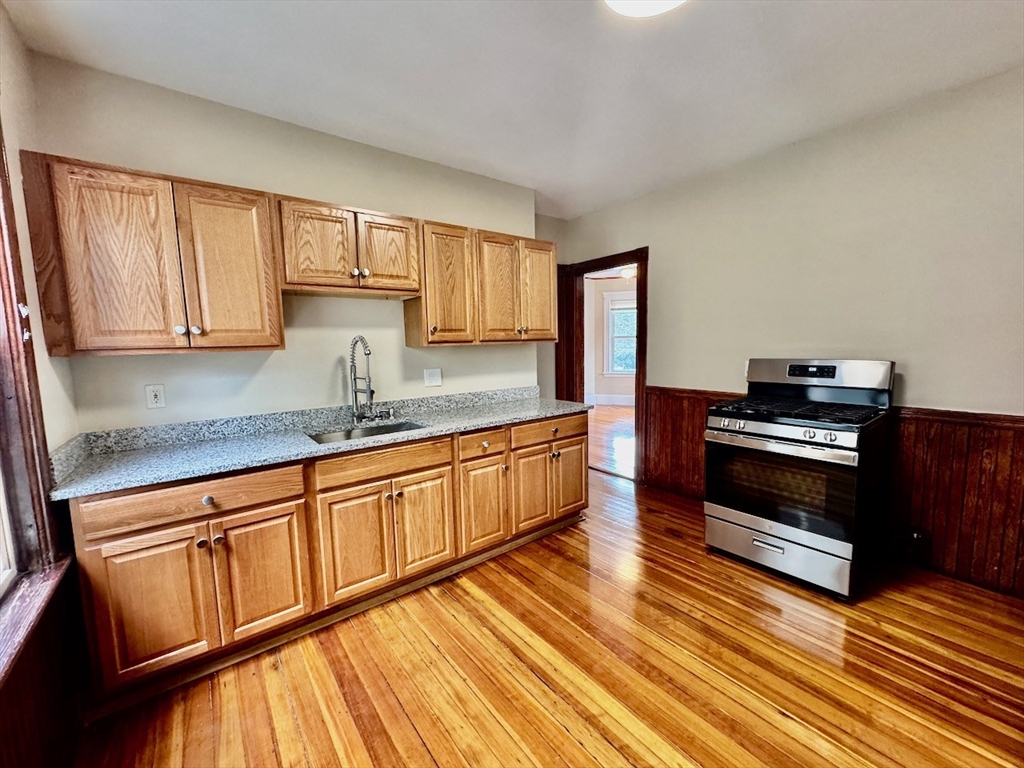 3 bed, 1 bath apartment for rent at 25 Rowell Unit 2, Dorchester — photo 9 of 22