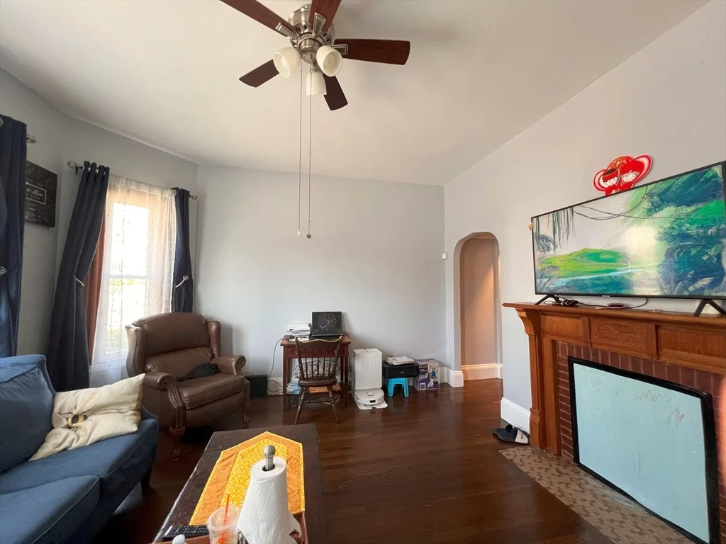 2 bed, 1 bath apartment for rent at 25 Rowena St Unit 1, Dorchester — photo 4 of 19