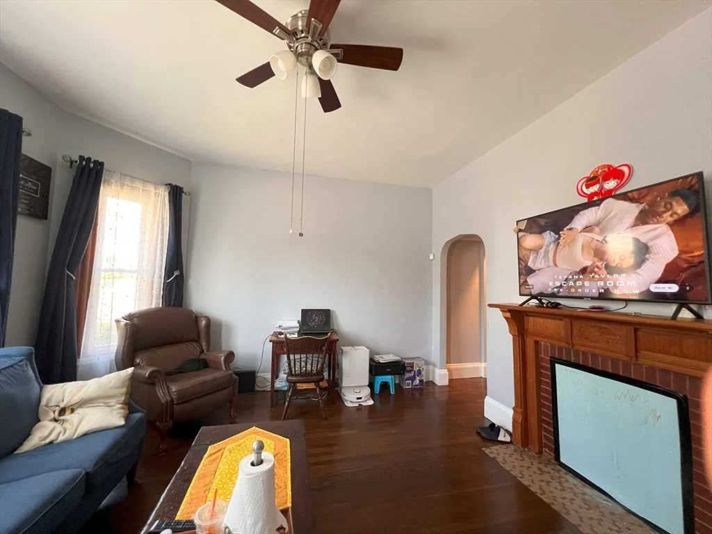 2 bed, 1 bath apartment for rent at 25 Rowena St Unit 1, Dorchester — photo 3 of 19
