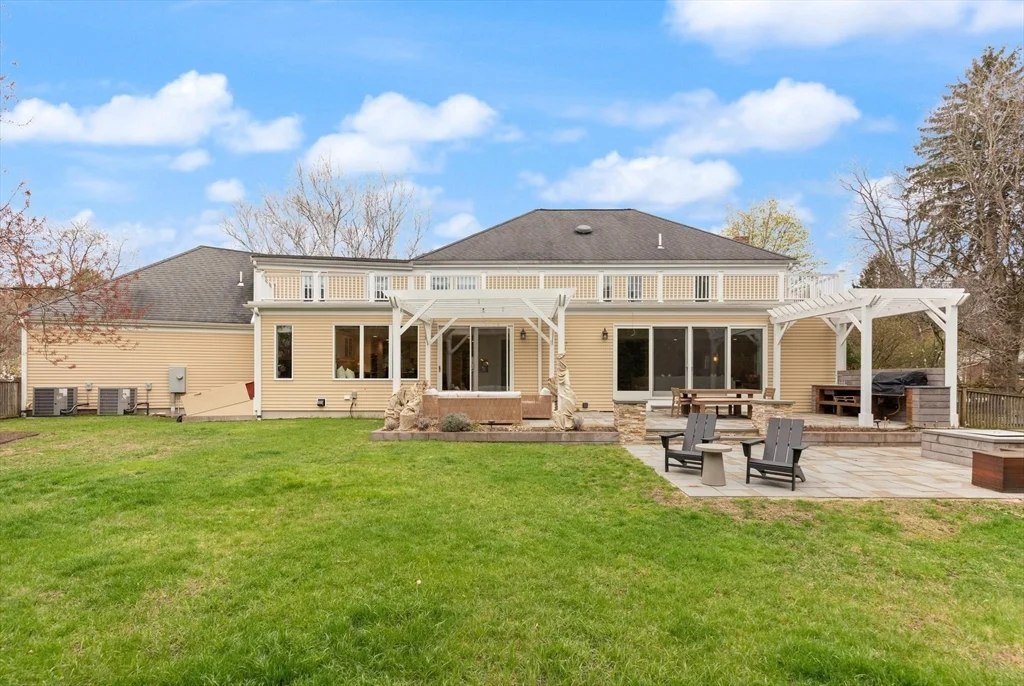 5 bed, 3 bath apartment for rent at 25 Saddle Club Rd, Lexington — photo 37 of 37