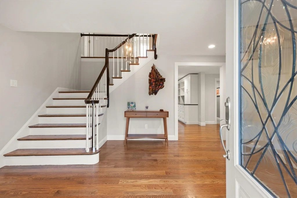 5 bed, 3 bath apartment for rent at 25 Saddle Club Rd, Lexington — photo 3 of 37