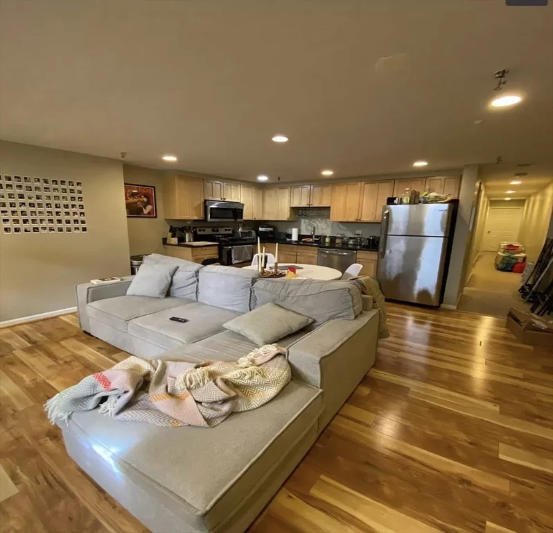 2 bed, 1 bath apartment for rent at 25 Saint Stephen Unit 1, Fenway — photo 3 of 18