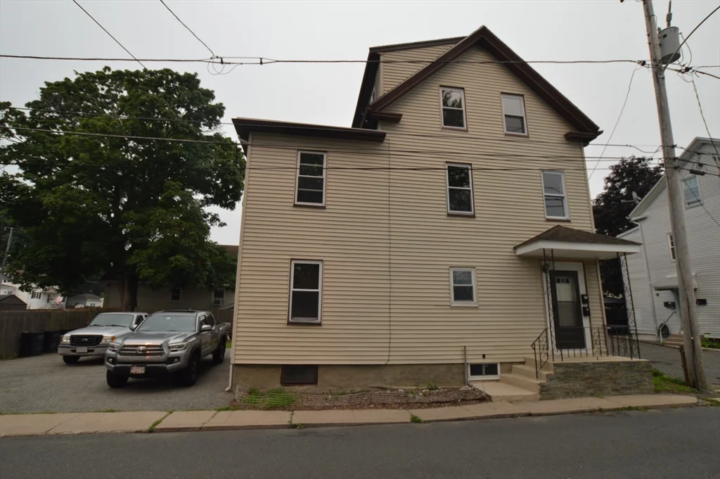 3 bed, 2 bath apartment for rent at 25 Sherman St Unit 2, Peabody
