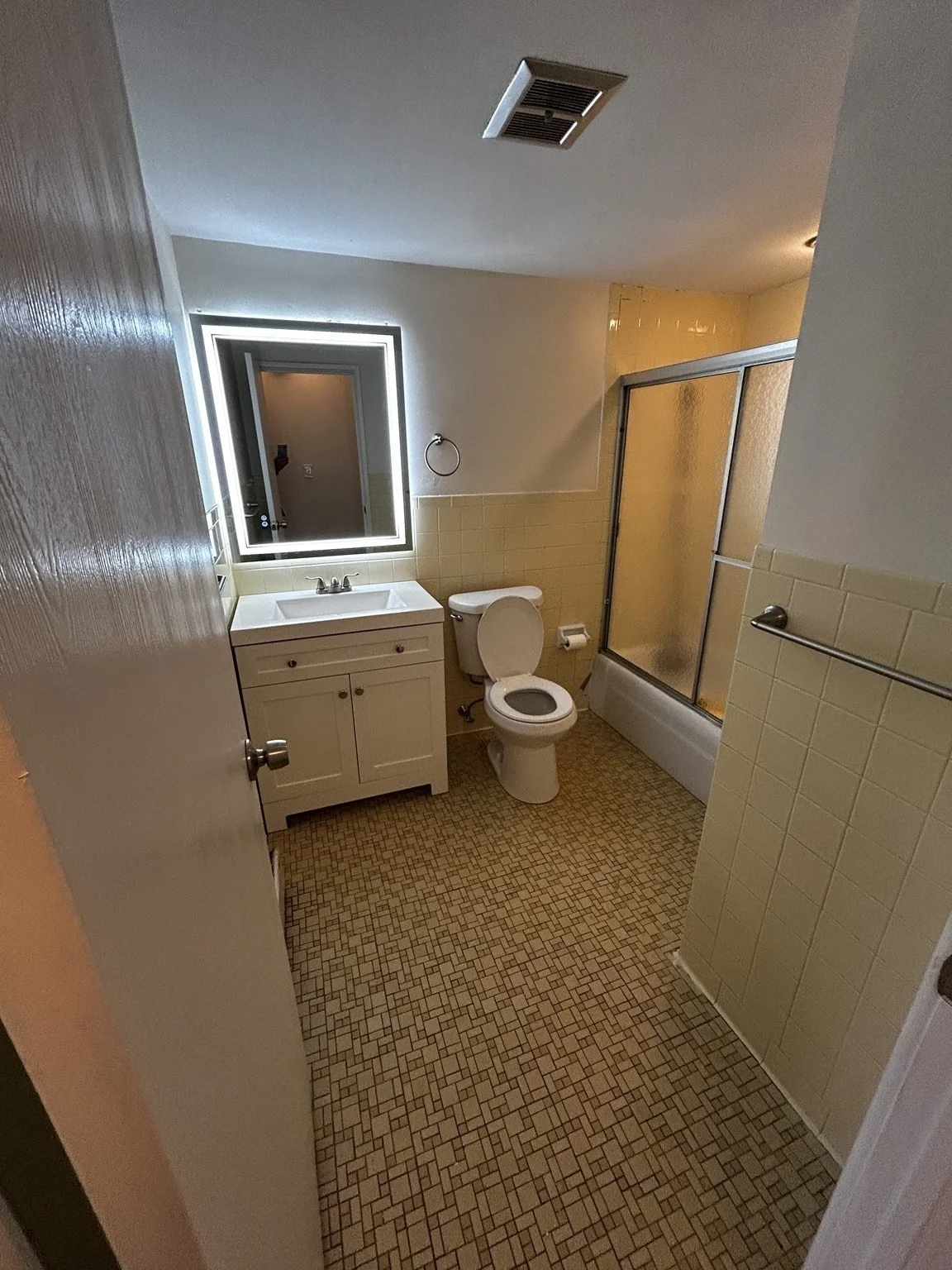 2 bed, 1 bath apartment for rent at 25 Skyline Dr Unit 5, Braintree — photo 6 of 8