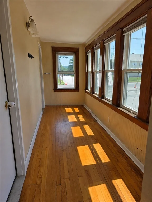 3 bed, 1 bath apartment for rent at 25 Slater St Unit 1st Fl, Webster — photo 2 of 21