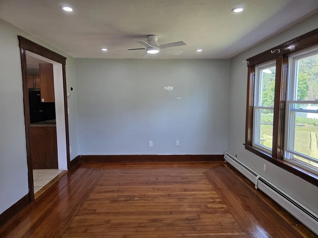 3 bed, 1 bath apartment for rent at 25 Slater St Unit 1st Fl, Webster — photo 11 of 21