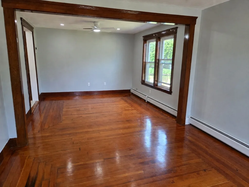 3 bed, 1 bath apartment for rent at 25 Slater St Unit 1st Fl, Webster — photo 12 of 21