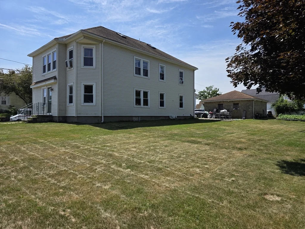 3 bed, 1 bath apartment for rent at 25 Slater St Unit 1st Fl, Webster — photo 16 of 21