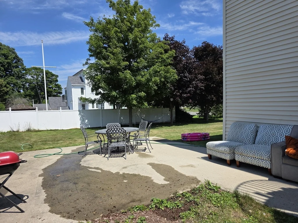 3 bed, 1 bath apartment for rent at 25 Slater St Unit 1st Fl, Webster — photo 13 of 21