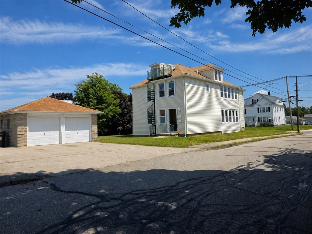 3 bed, 1 bath apartment for rent at 25 Slater St Unit 1st Fl, Webster — photo 19 of 21