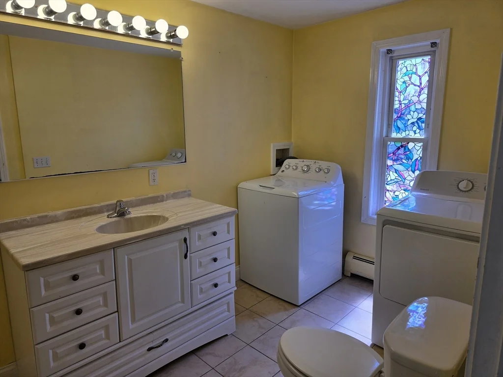 3 bed, 1 bath apartment for rent at 25 Slater St Unit 1st Fl, Webster — photo 8 of 21