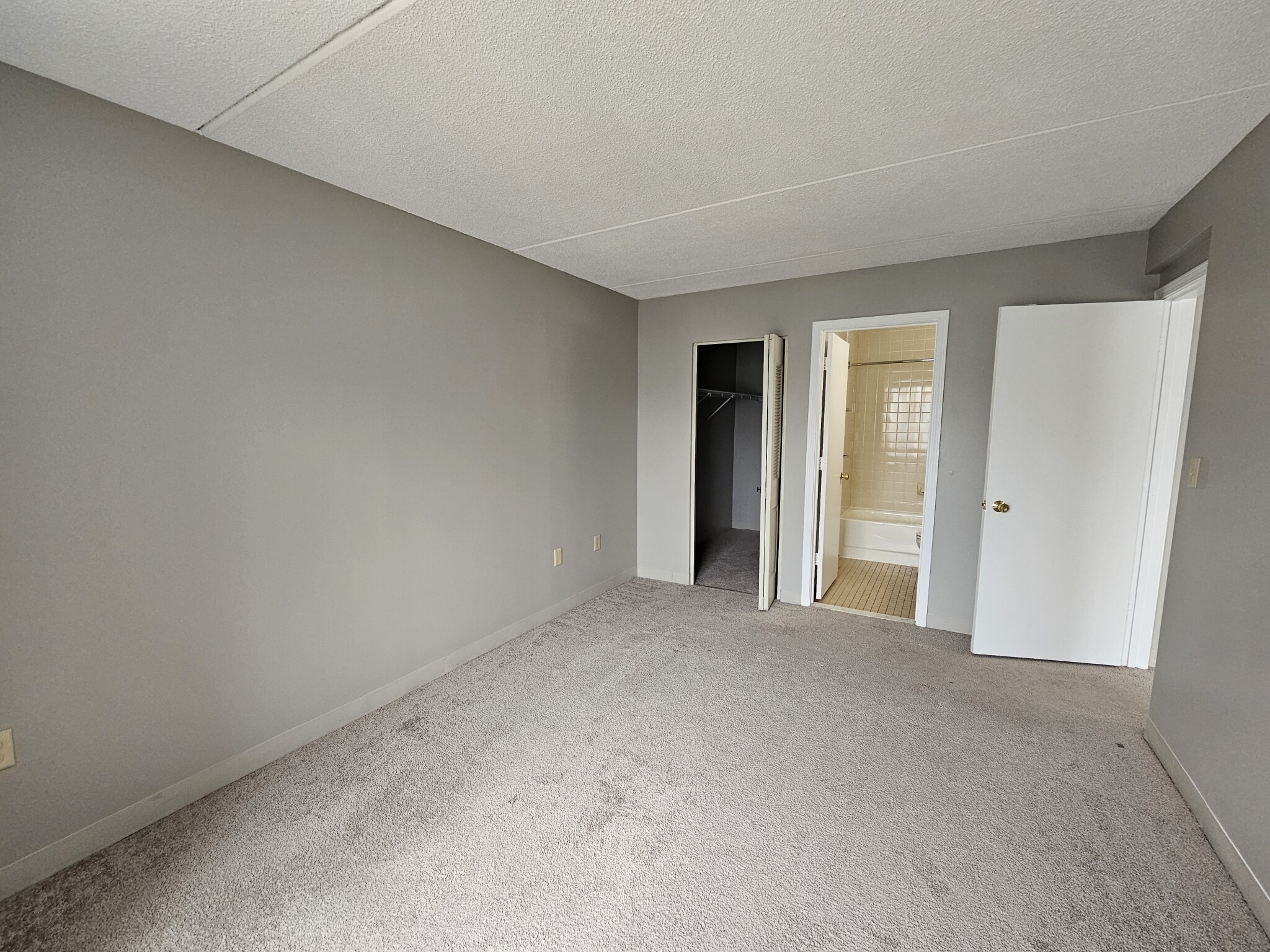 2 bed, 2 bath apartment for rent at 25 South Point Dr Unit 404, Dorchester — photo 9 of 16