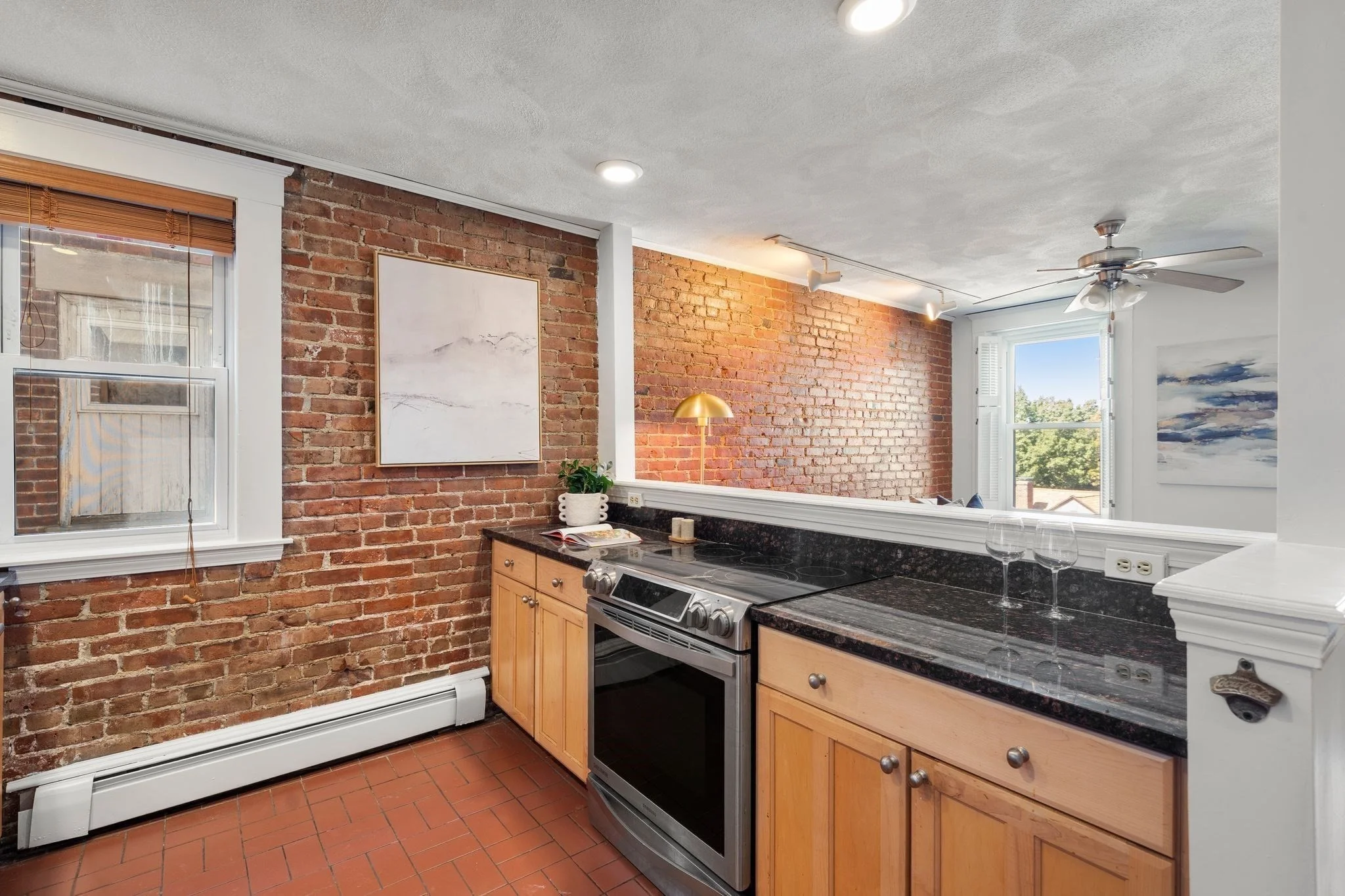 2 bed, 1 bath apartment for rent at 25 South St Unit 4A, Brighton — photo 6 of 23