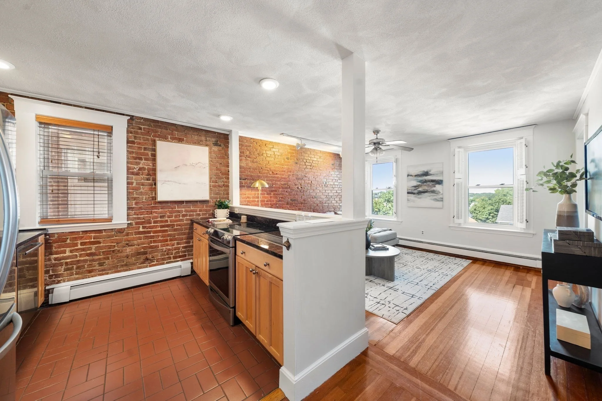 2 bed, 1 bath apartment for rent at 25 South St Unit 4A, Brighton — photo 4 of 23