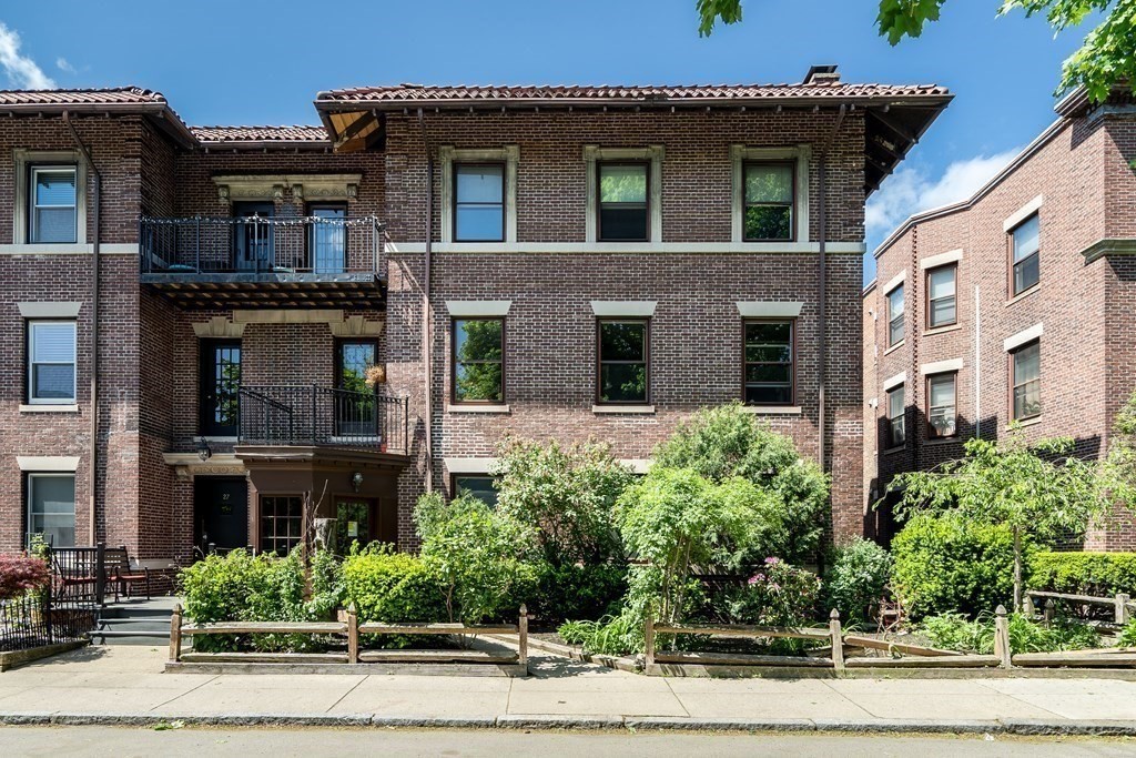 1 bed, 1 bath apartment for rent at 25 South St Unit 5, Brighton — photo 1 of 9