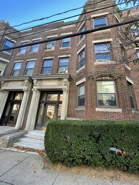 2 bed, 1 bath apartment for rent at 25 Stearns Rd Unit 4, Coolidge Corner — photo 17 of 24