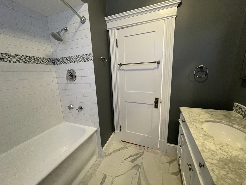 2 bed, 1 bath apartment for rent at 25 Stearns Rd Unit 4, Coolidge Corner — photo 6 of 24
