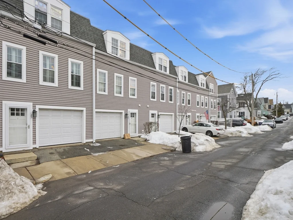2 bed, 1 bath apartment for rent at 25 Stock St Unit 25, Dorchester — photo 17 of 22