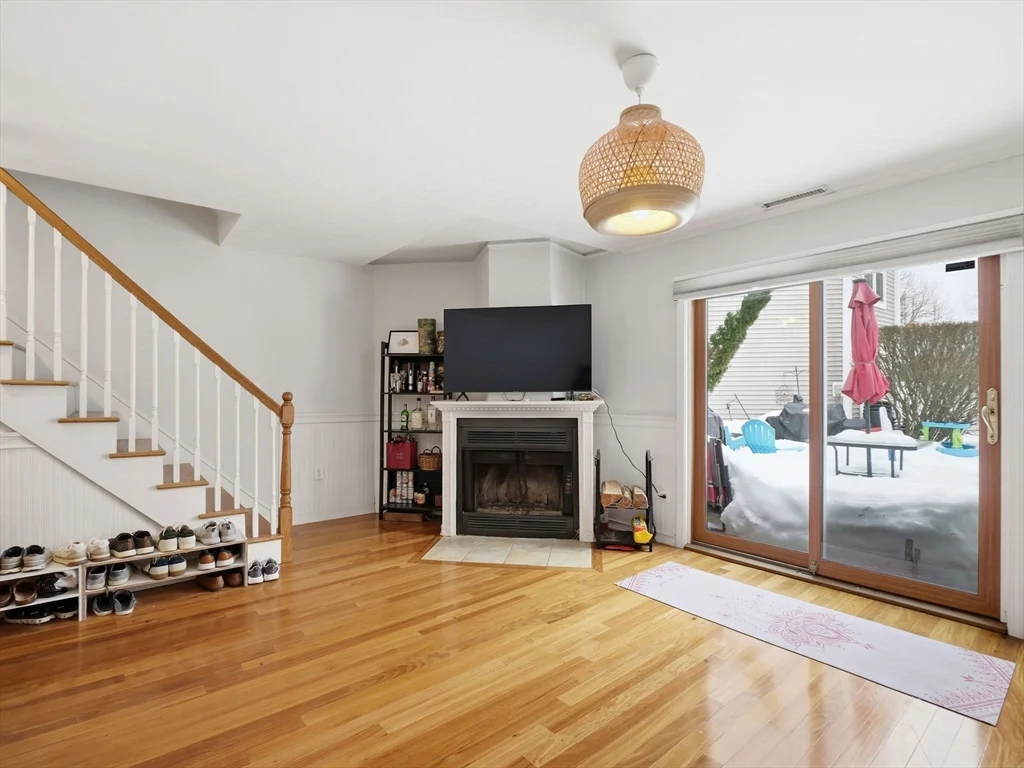 2 bed, 1 bath apartment for rent at 25 Stock St Unit 25, Dorchester — photo 6 of 22