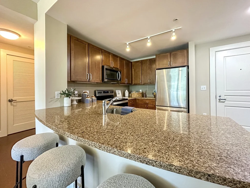 1 bed, 1 bath apartment for rent at 25 Stonehaven Dr Unit 256, Weymouth — photo 5 of 35