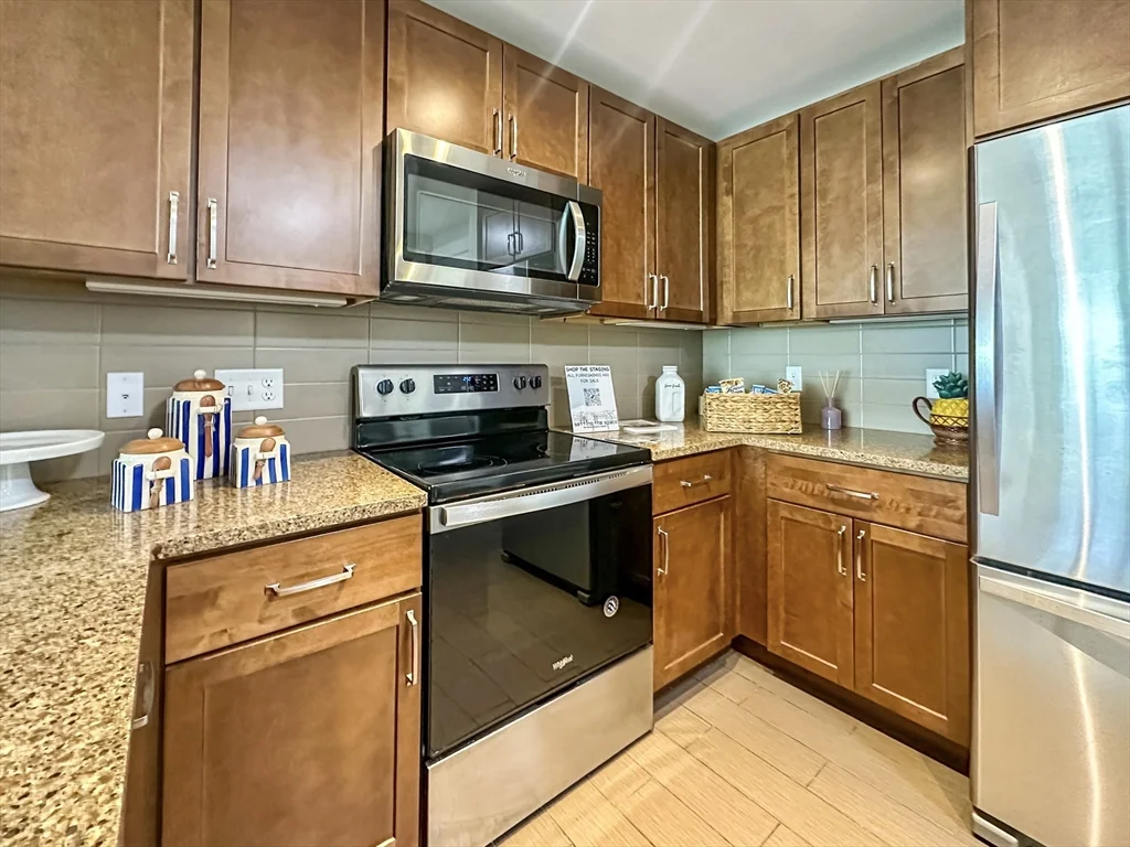 1 bed, 1 bath apartment for rent at 25 Stonehaven Dr Unit 256, Weymouth — photo 1 of 35