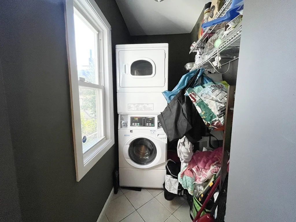 3 bed, 1 bath apartment for rent at 25 Sudan St Unit 1, Dorchester — photo 8 of 9