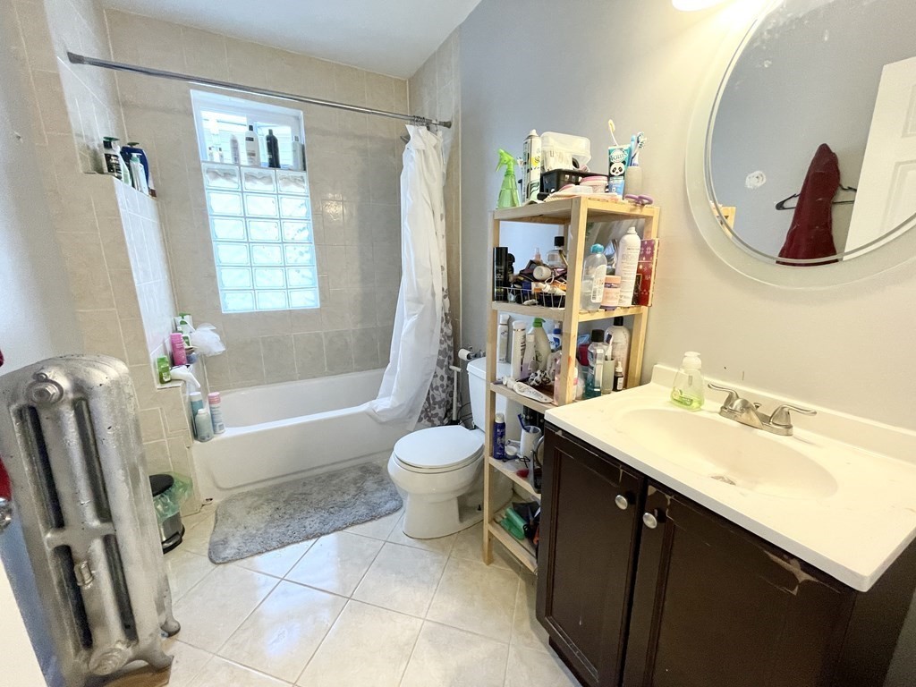 4 bed, 1 bath apartment for rent at 25 Sudan St Unit 3, Dorchester — photo 8 of 11